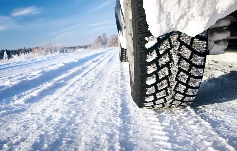 Comment puis-je savoir si ce sont des pneus neige